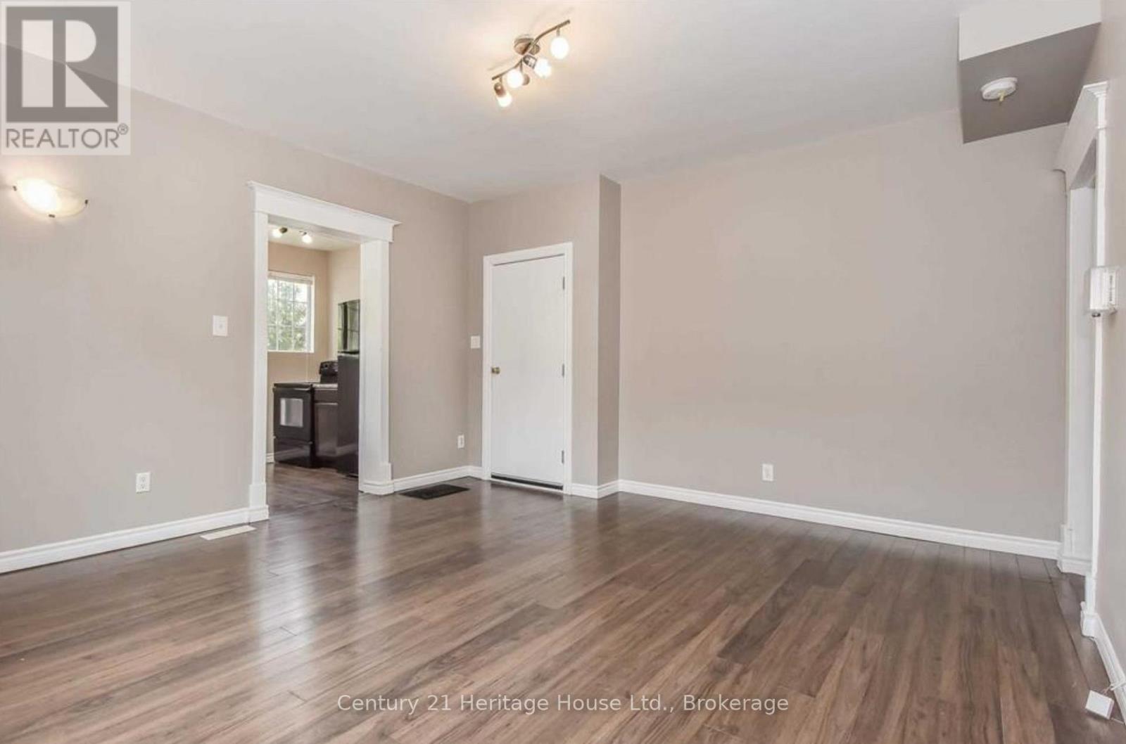 153 St Andrews Street, Cambridge, ON - Indoor Photo Showing Other Room