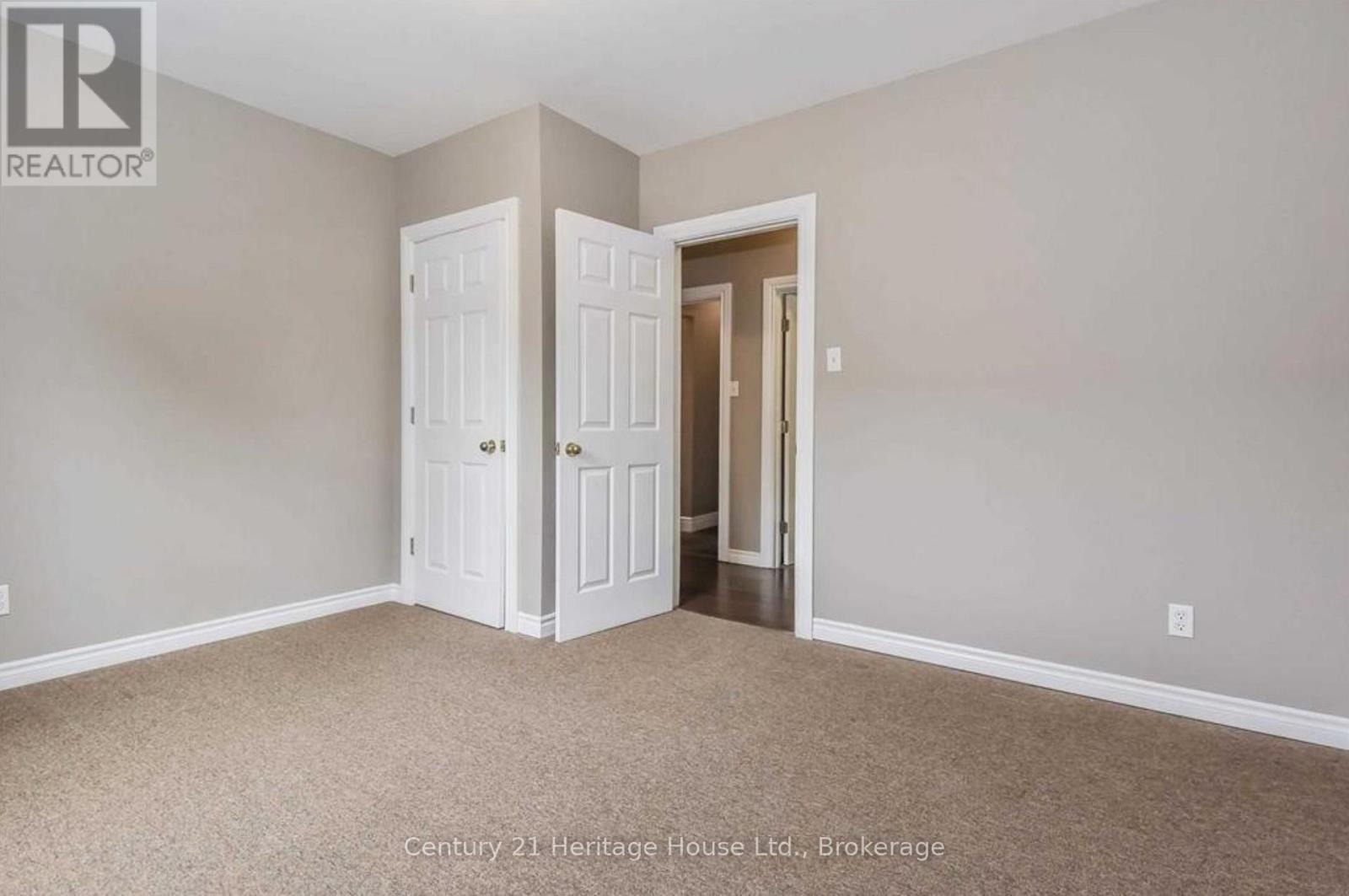 153 St Andrews Street, Cambridge, ON - Indoor Photo Showing Other Room