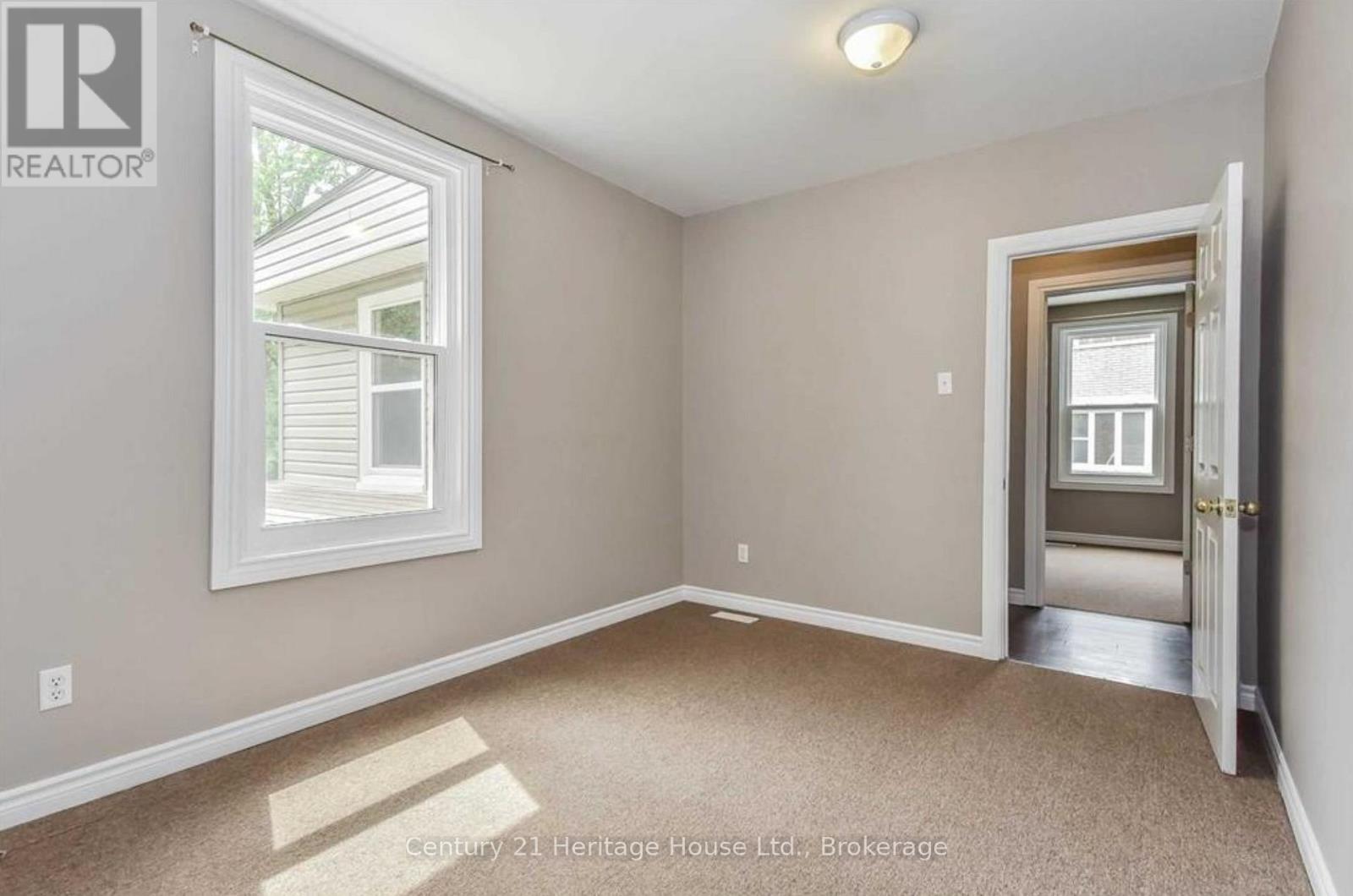 153 St Andrews Street, Cambridge, ON - Indoor Photo Showing Other Room