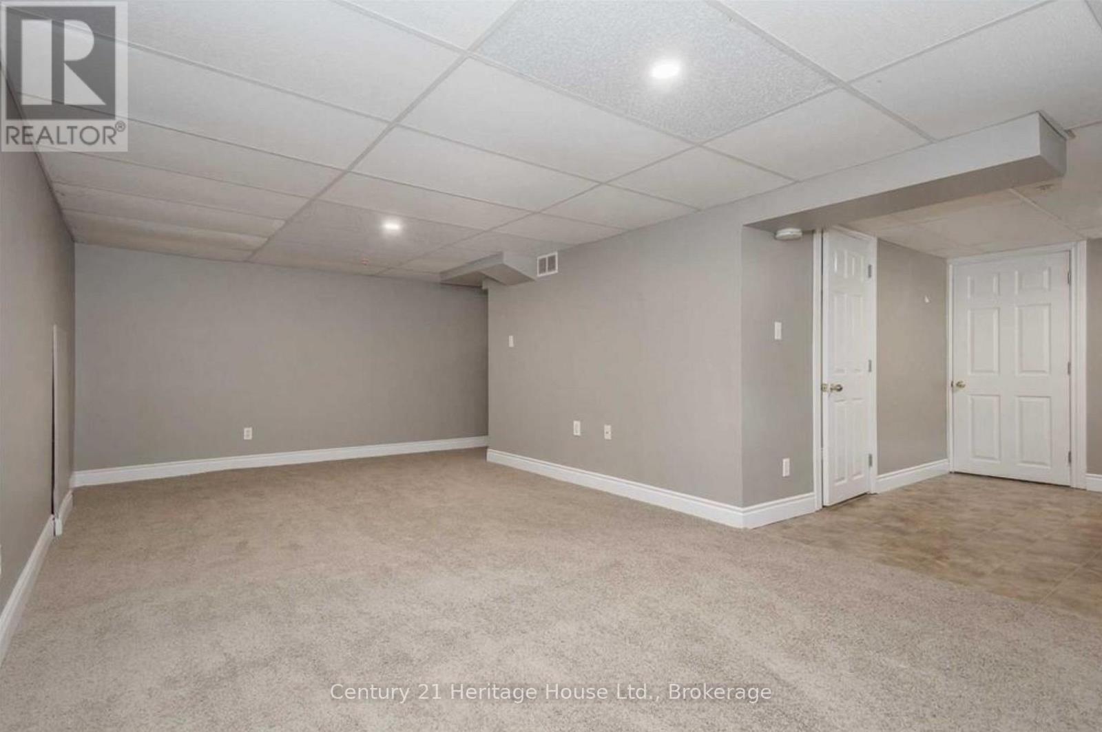 153 St Andrews Street, Cambridge, ON - Indoor