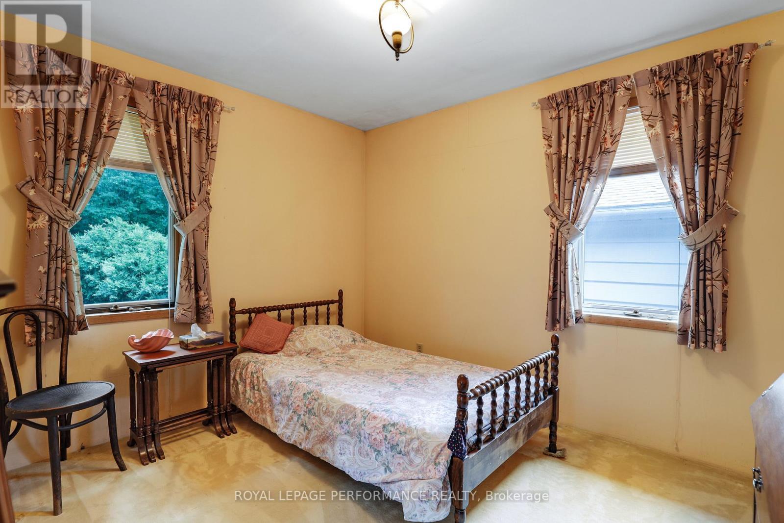 2061 Fairbanks Avenue, Ottawa, ON