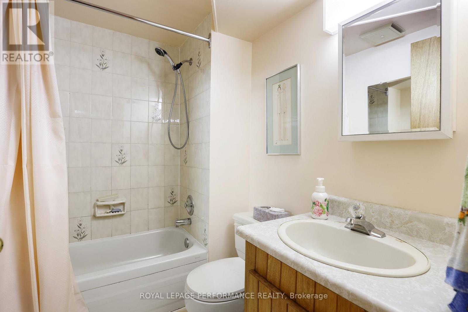2061 Fairbanks Avenue, Ottawa, ON