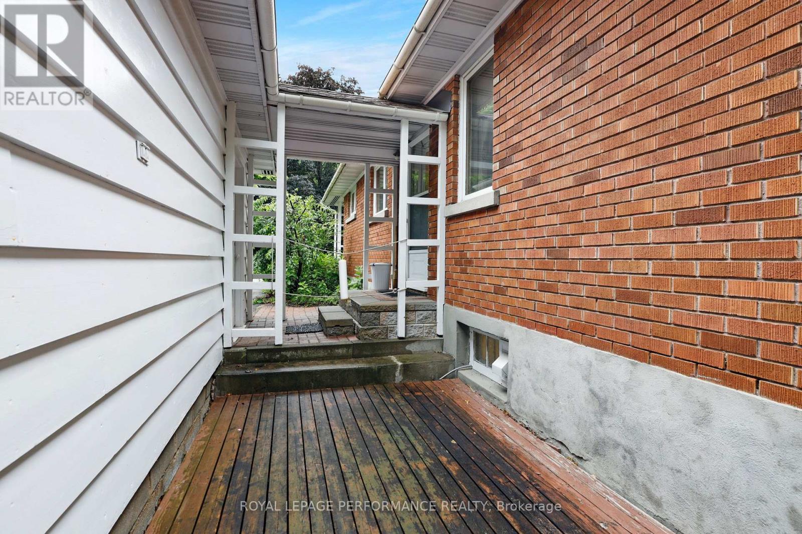 2061 Fairbanks Avenue, Ottawa, ON