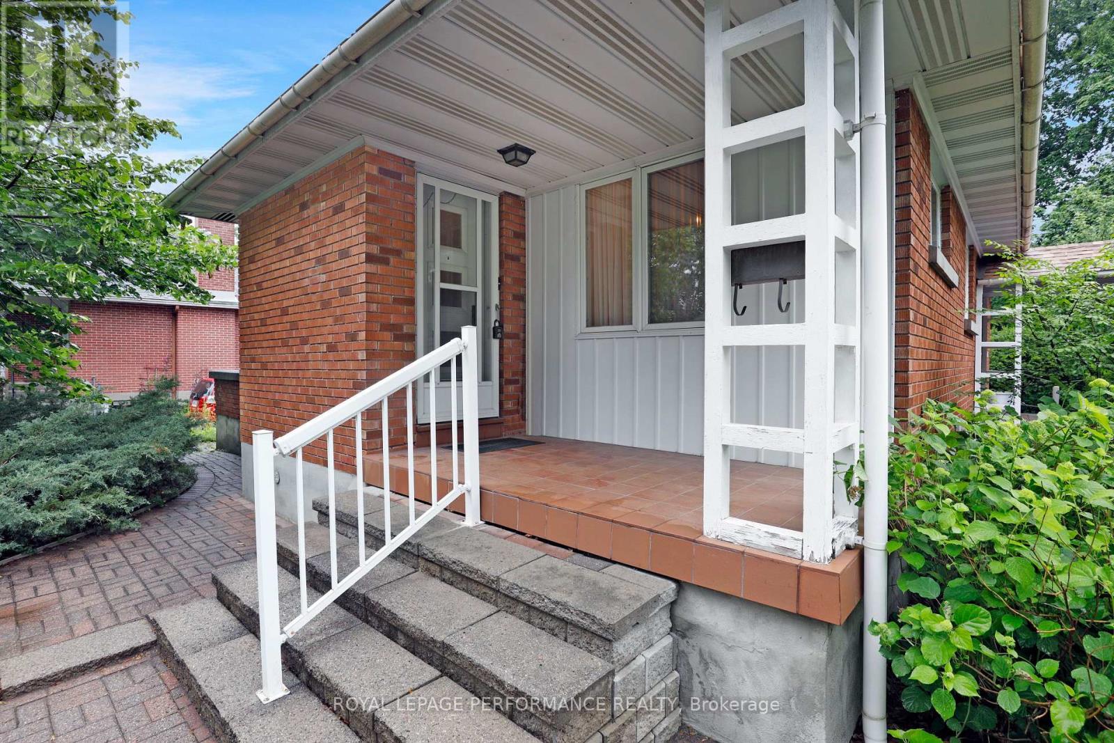 2061 Fairbanks Avenue, Ottawa, ON