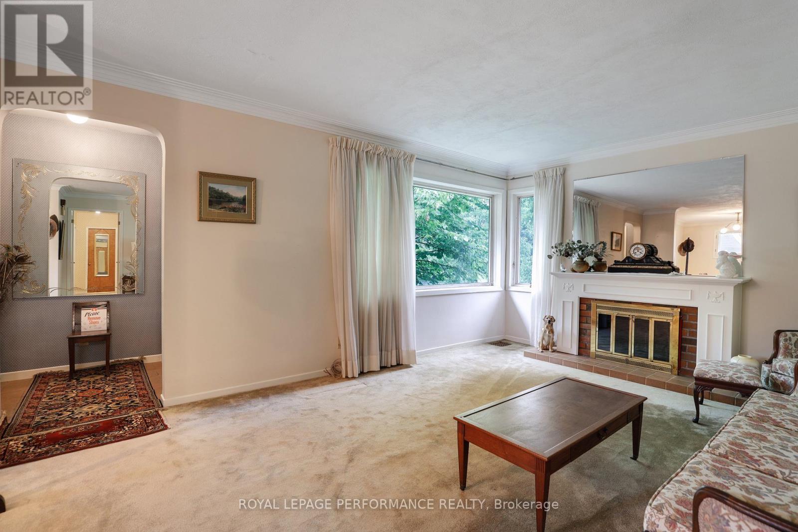 2061 Fairbanks Avenue, Ottawa, ON