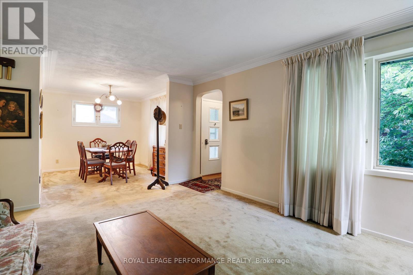 2061 Fairbanks Avenue, Ottawa, ON