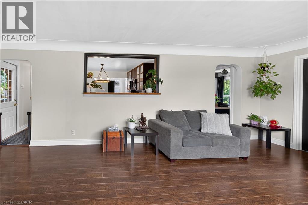 331 Guelph Street, Hamilton, ON - Indoor Photo Showing Living Room