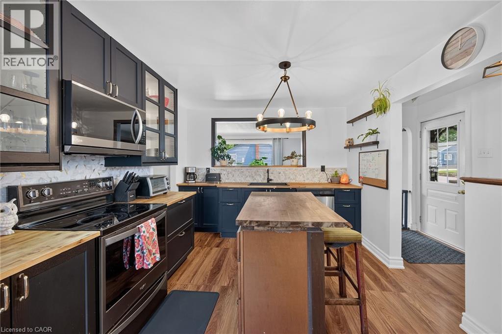331 Guelph Street, Hamilton, ON - Indoor Photo Showing Kitchen