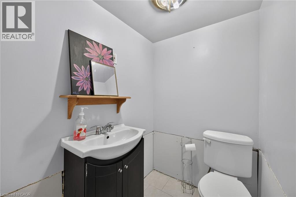 331 Guelph Street, Hamilton, ON - Indoor Photo Showing Bathroom