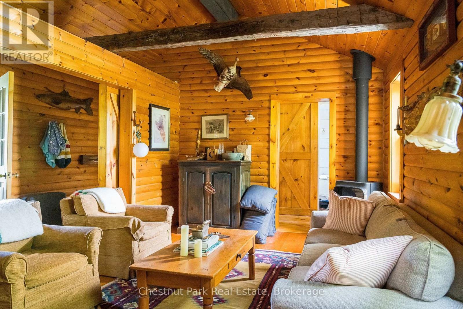 Cabin near main pond - 3554 Concession 3, Clearview, ON