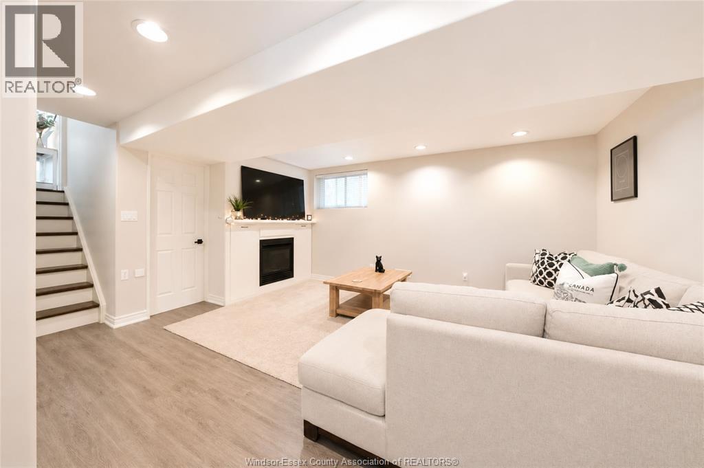 3939 Longfellow, Windsor, ON