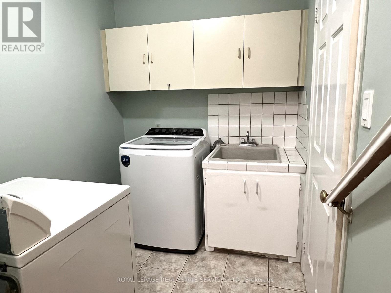 Laundry Room in Between Level - 3364 Ingram Road, Mississauga, ON