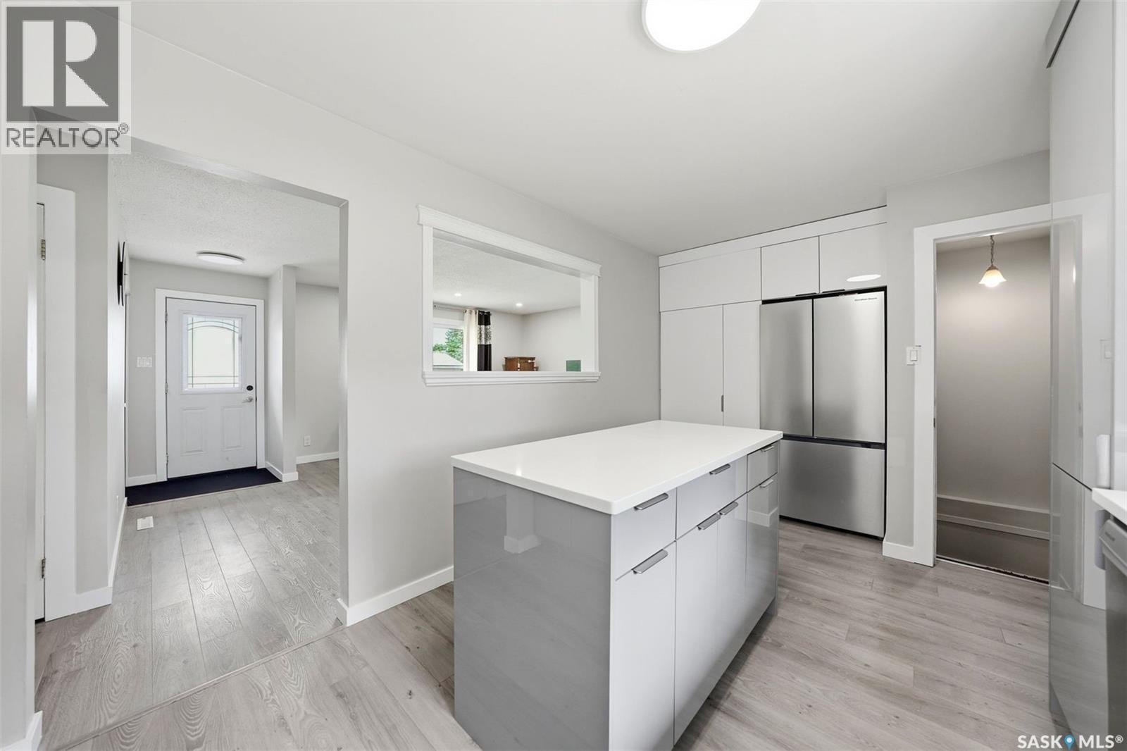2638 Eastview, Saskatoon, SK