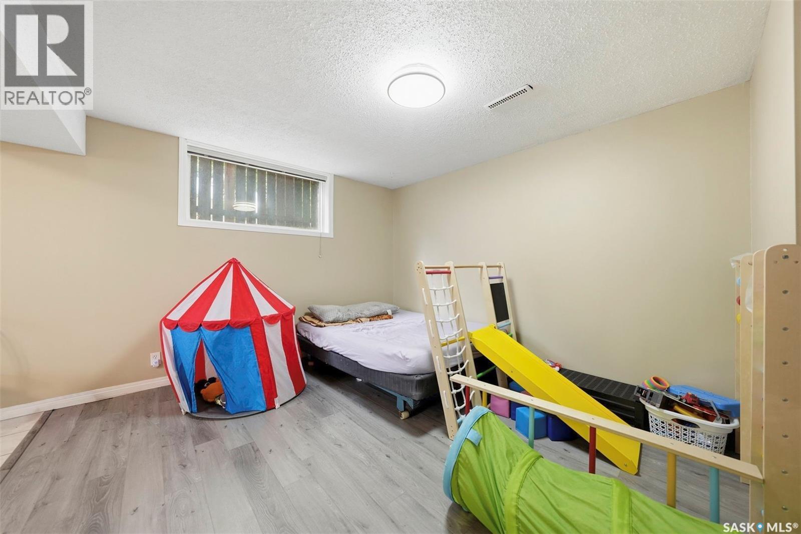 2638 Eastview, Saskatoon, SK