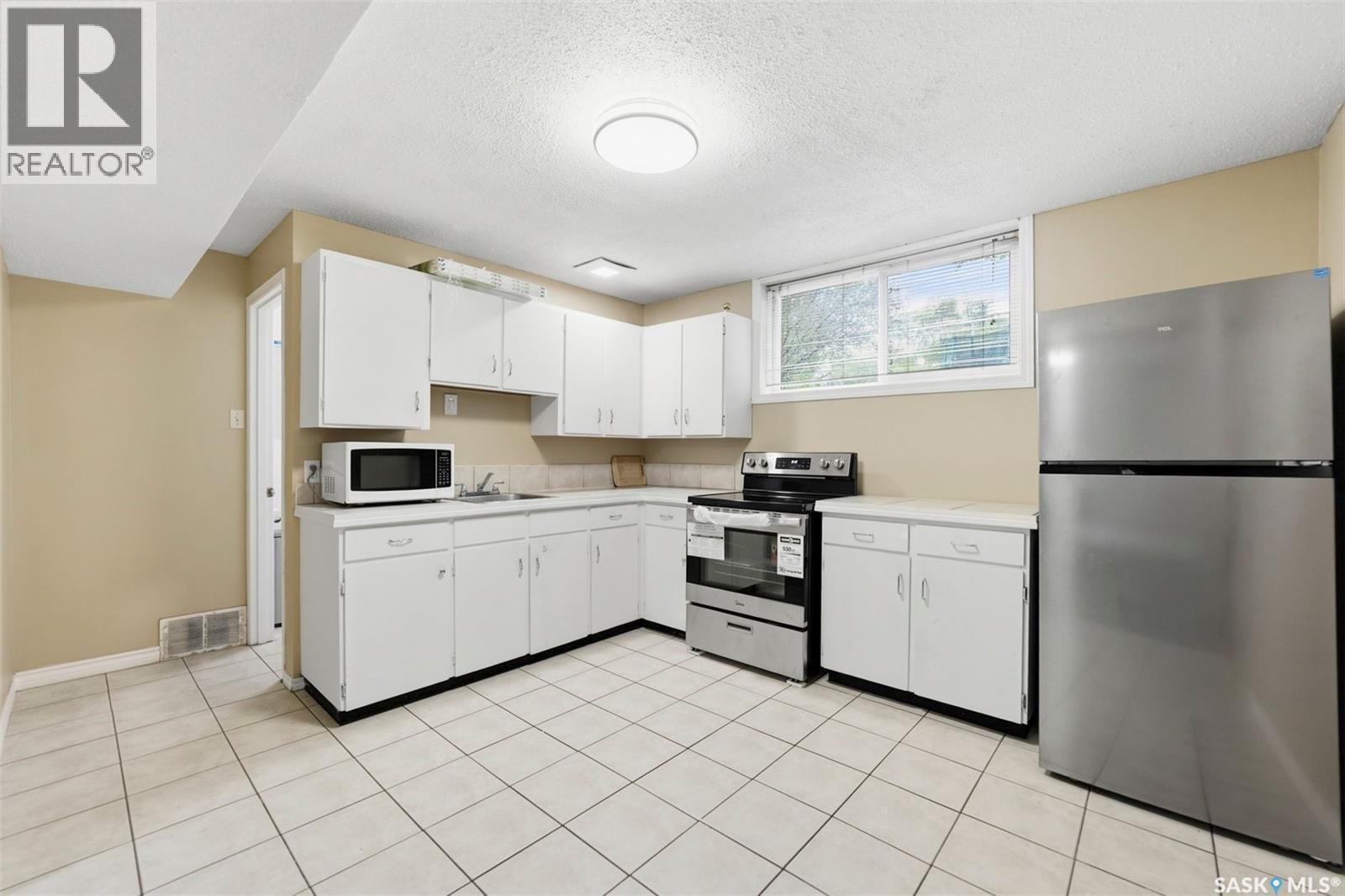 2638 Eastview, Saskatoon, SK
