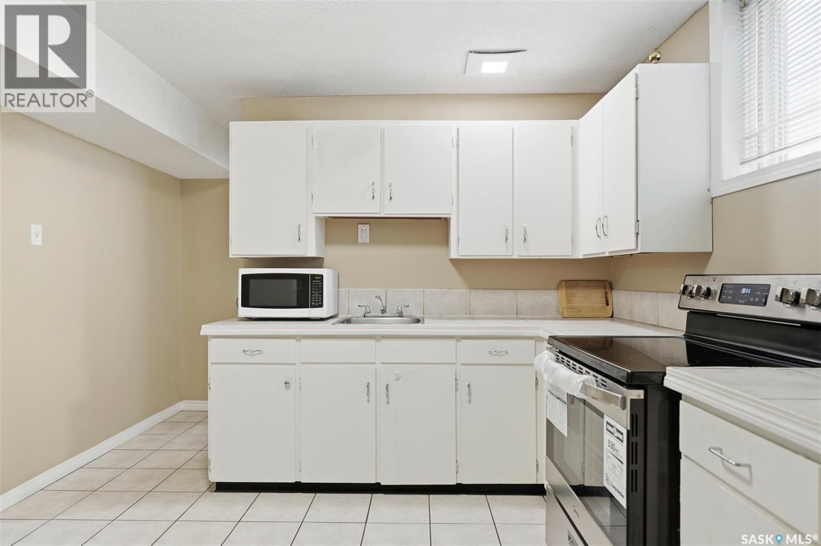 2638 Eastview, Saskatoon, SK