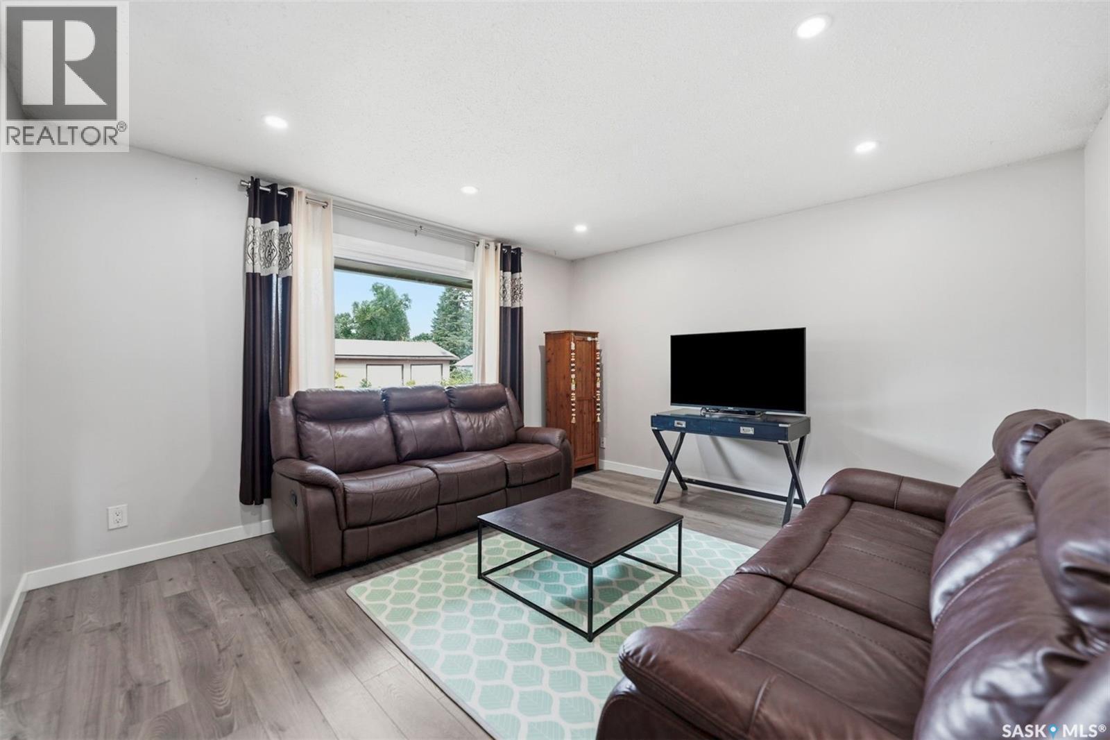 2638 Eastview, Saskatoon, SK