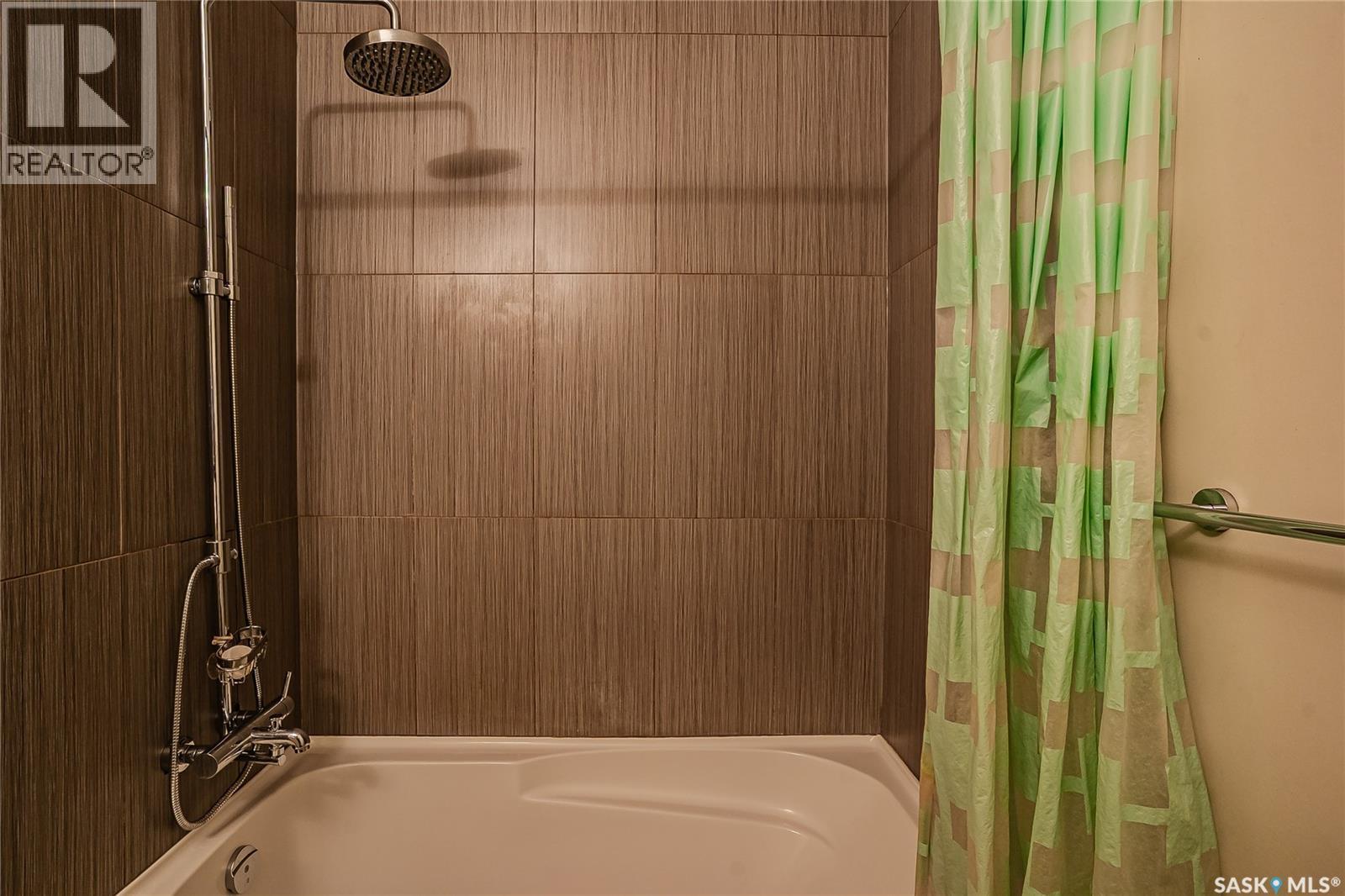 107 1120 Hampton Circle, Saskatoon, SK