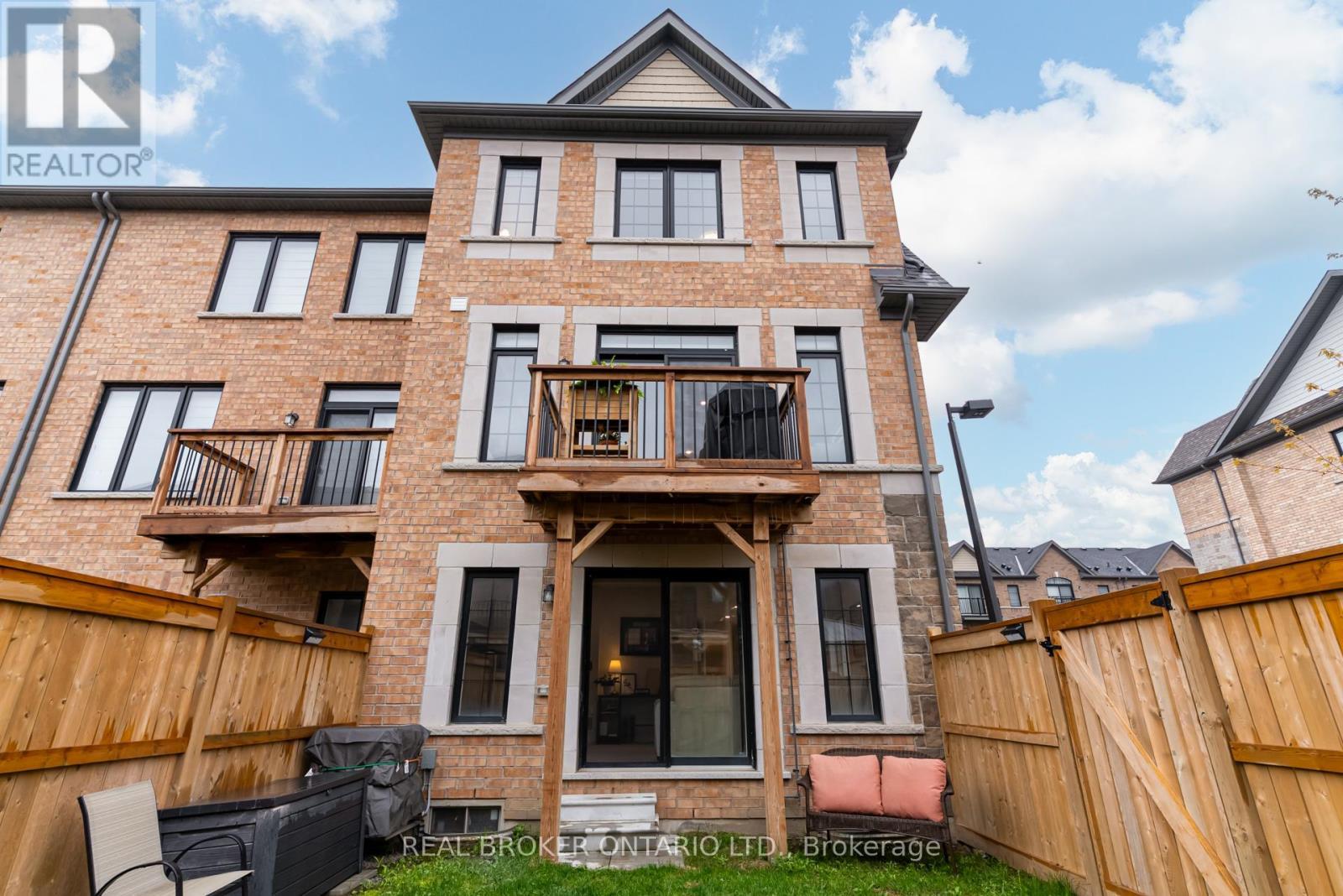 12 Icemaker Way, Whitby, ON