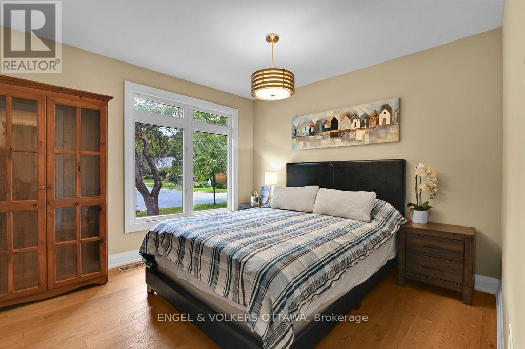 580 Thessaly Circle, Ottawa, ON