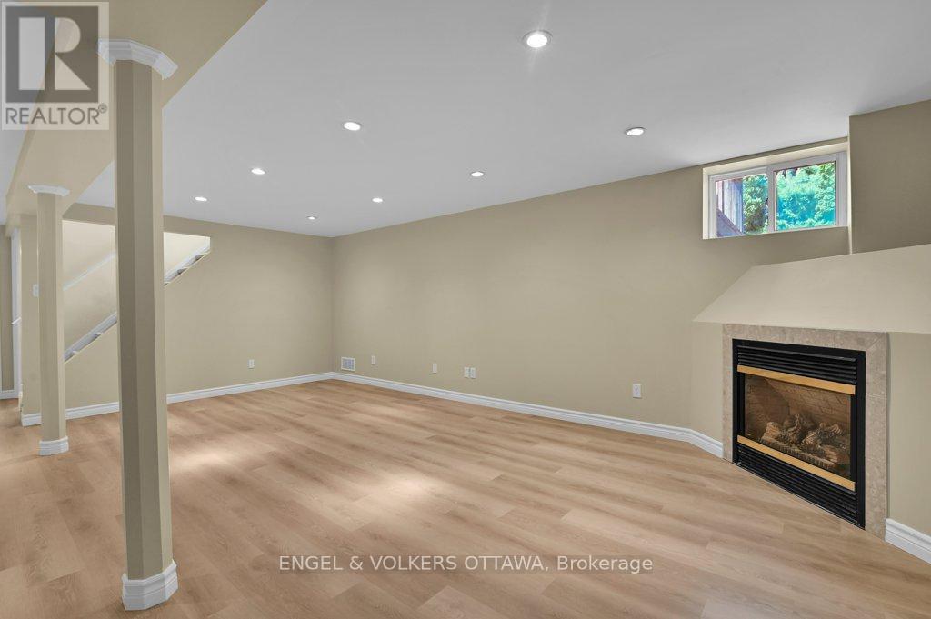 580 Thessaly Circle, Ottawa, ON