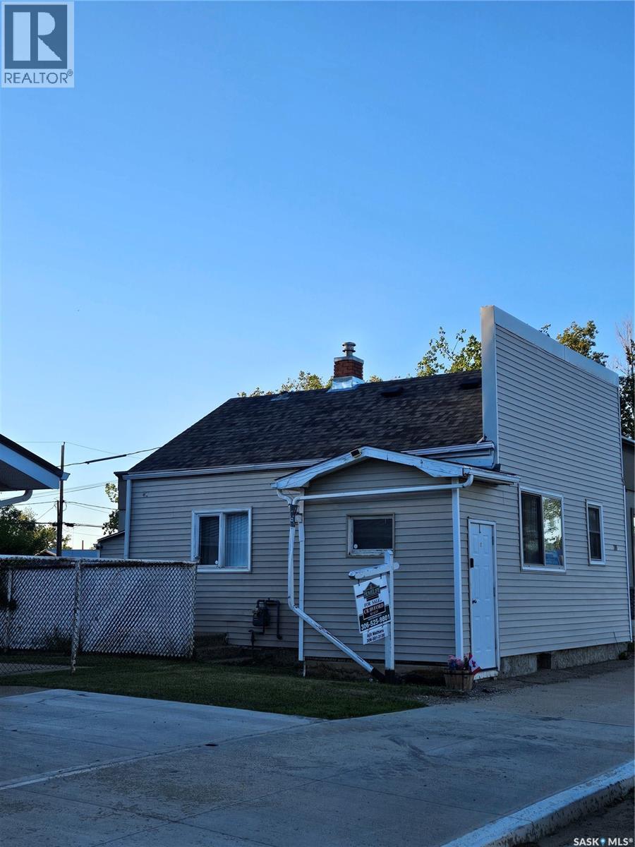 205 Main Street, Midale, SK