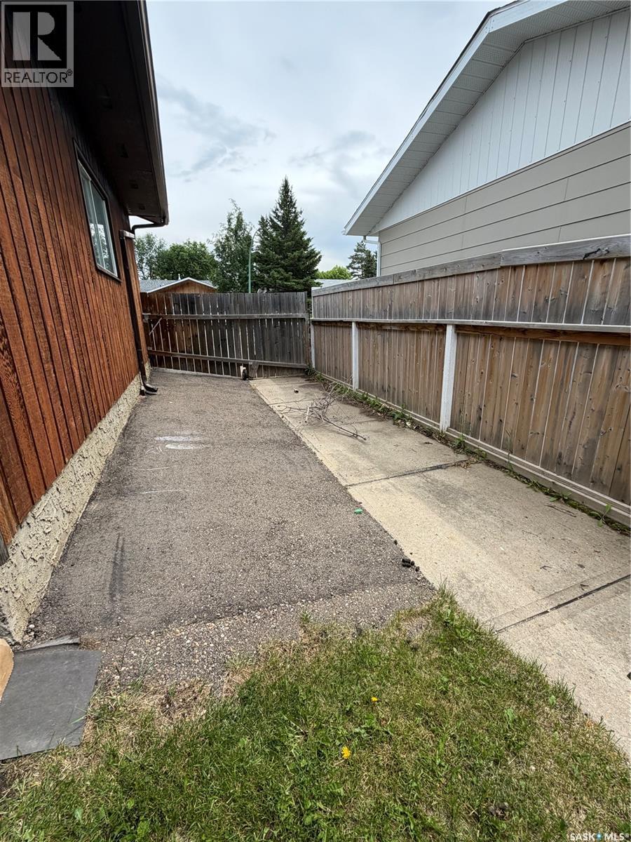 1801 Centennial Crescent, North Battleford, SK