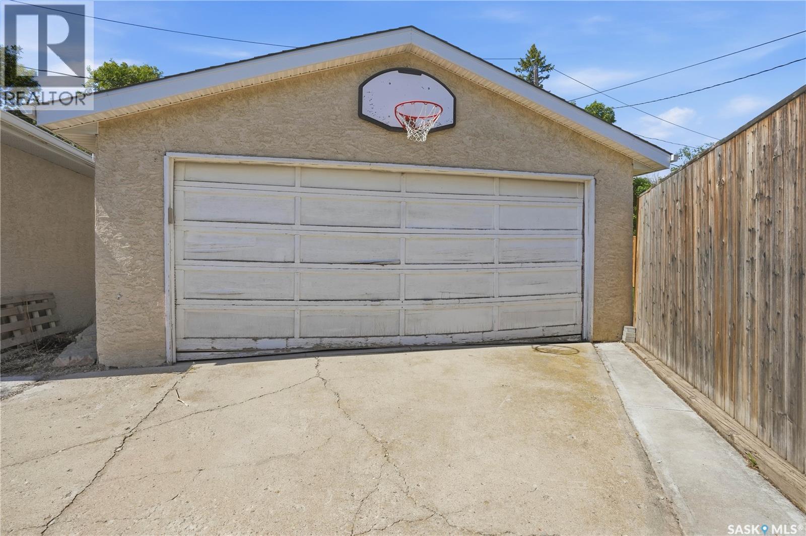 38 Ellison Crescent, Regina, SK