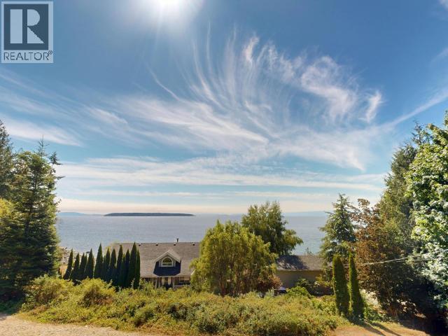 8116 Emmonds Road, Powell River, BC