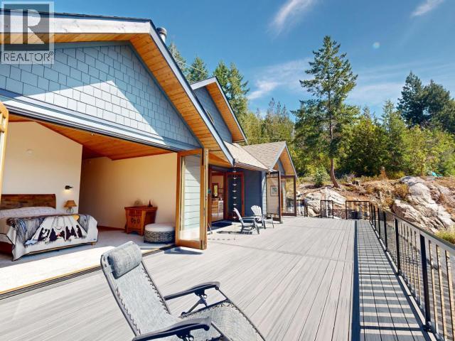 8116 Emmonds Road, Powell River, BC