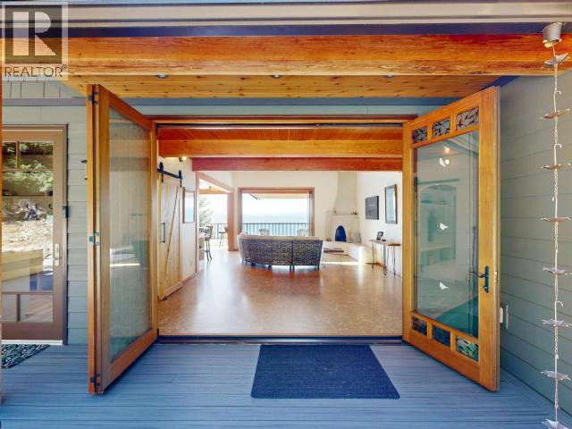 8116 Emmonds Road, Powell River, BC
