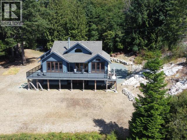 8116 Emmonds Road, Powell River, BC
