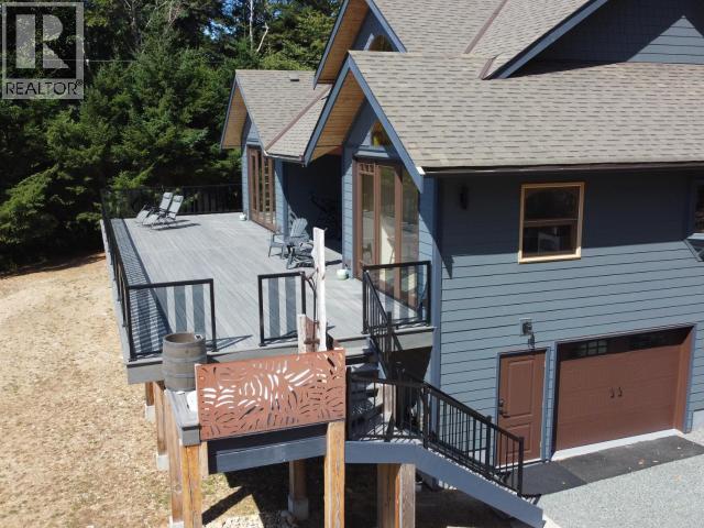 8116 Emmonds Road, Powell River, BC