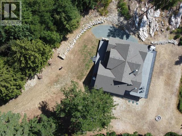 8116 Emmonds Road, Powell River, BC