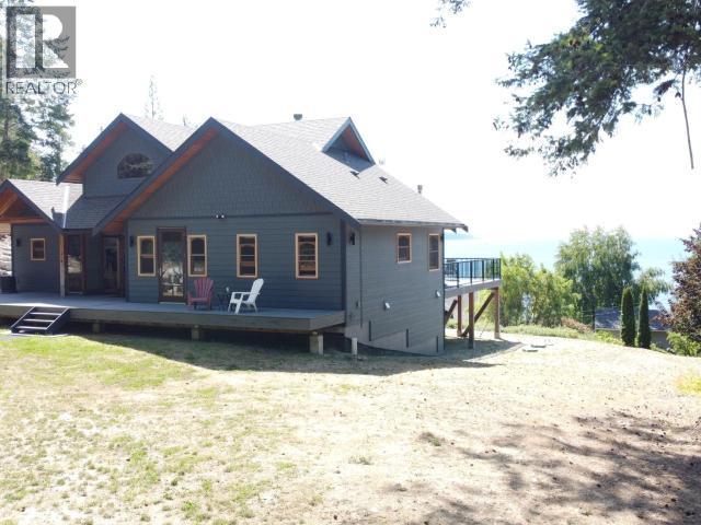 8116 Emmonds Road, Powell River, BC