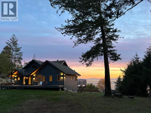 8116 Emmonds Road, Powell River, BC
