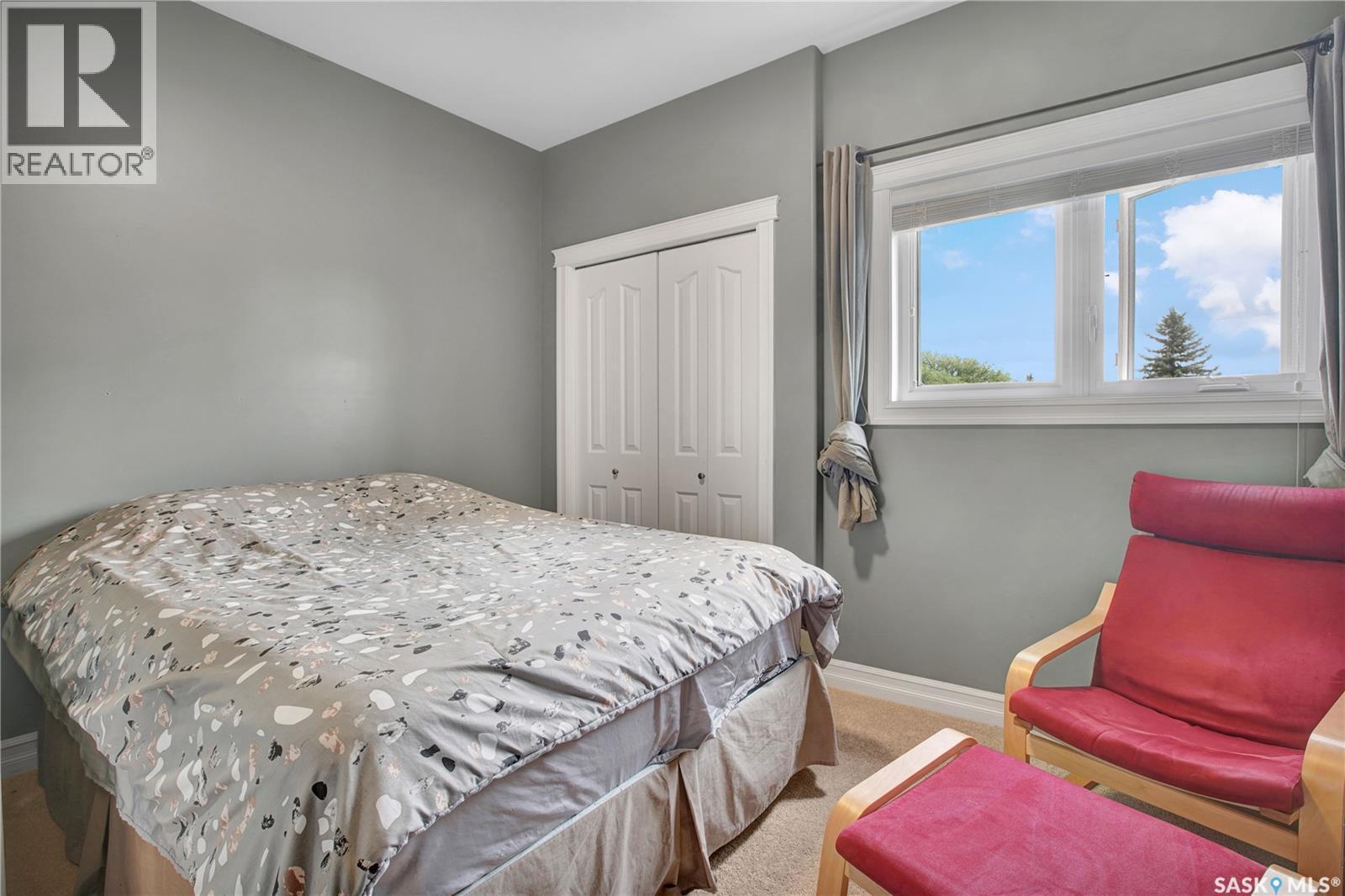 1304 5Th Avenue N, Saskatoon, SK