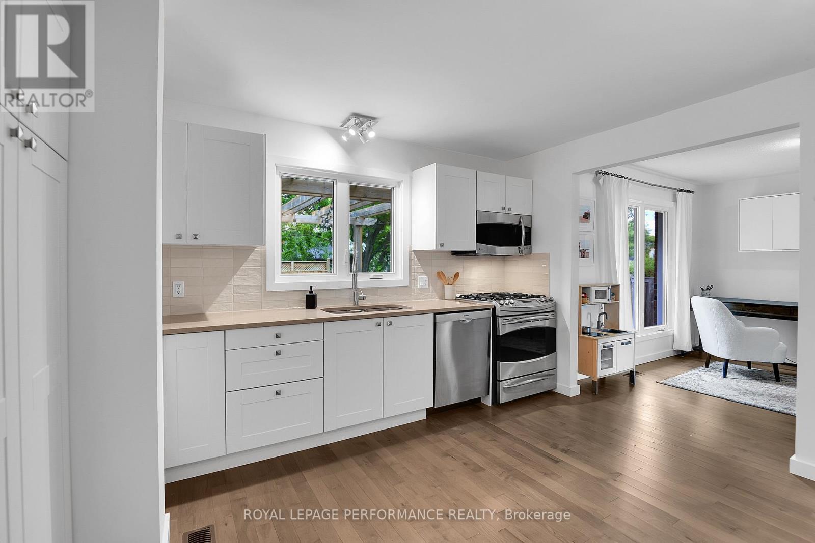 69 Hawk Crescent, Ottawa, ON