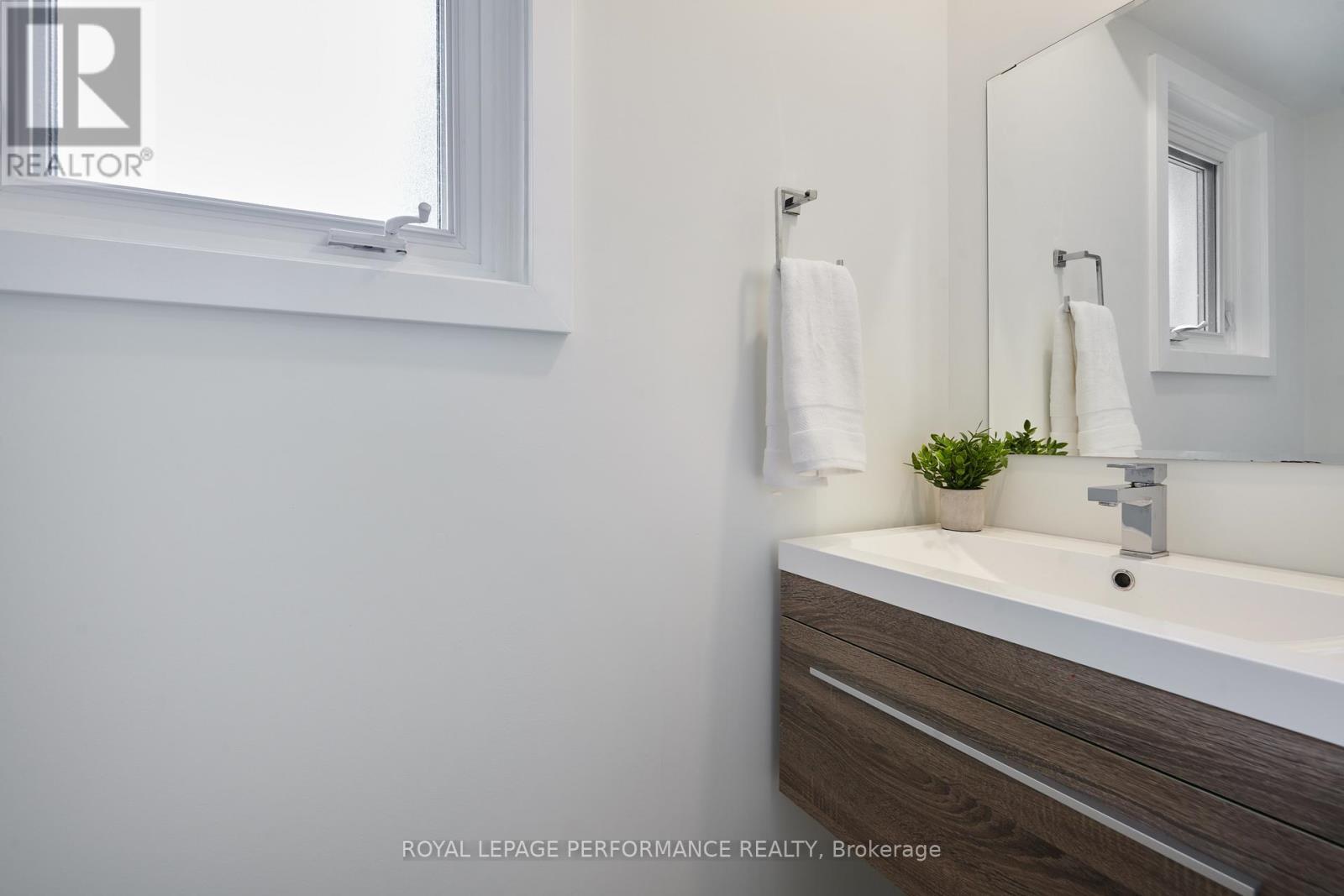 69 Hawk Crescent, Ottawa, ON