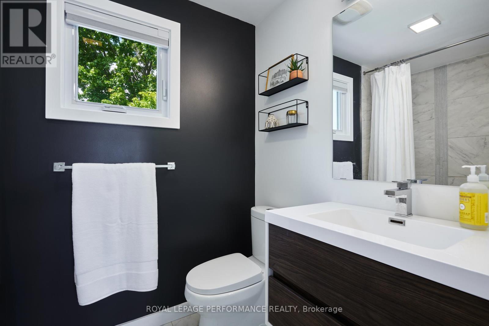 69 Hawk Crescent, Ottawa, ON