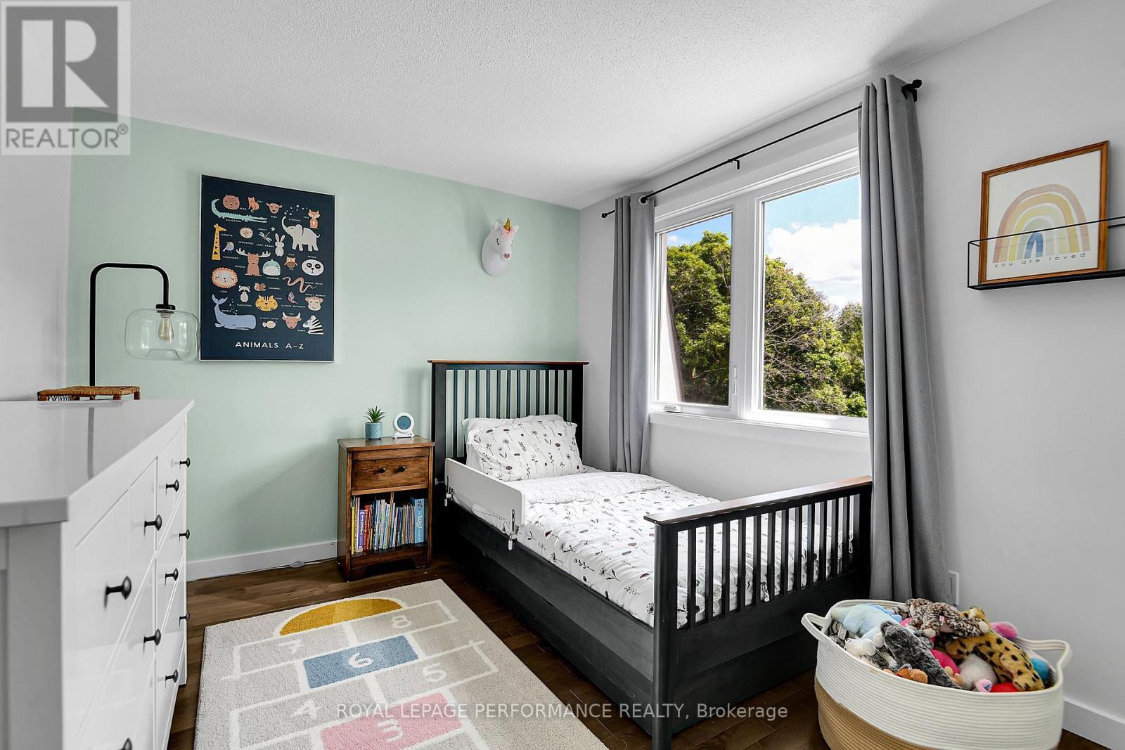 69 Hawk Crescent, Ottawa, ON