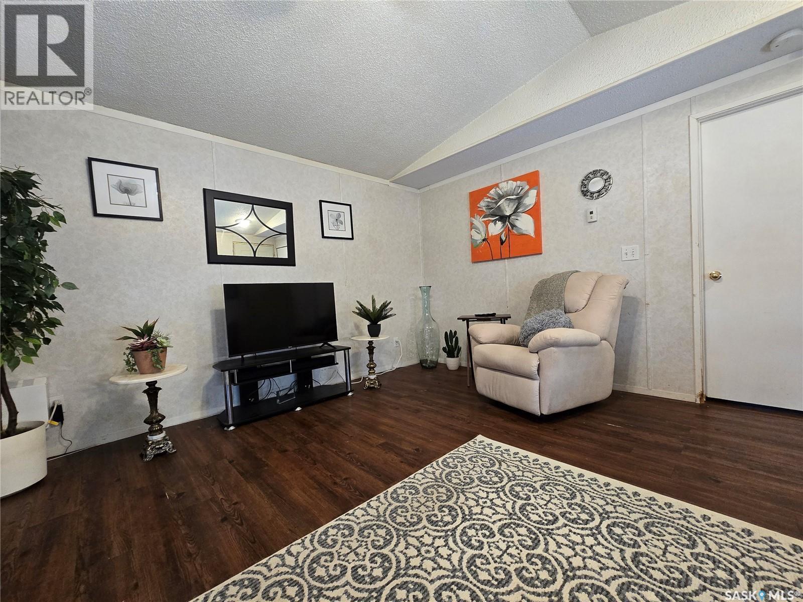 53 106 1St Avenue Sw, Weyburn, SK