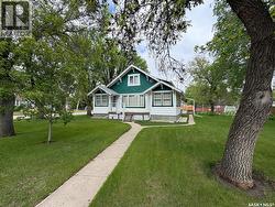 692 2nd STREET E Shaunavon, SK S0N 2M0