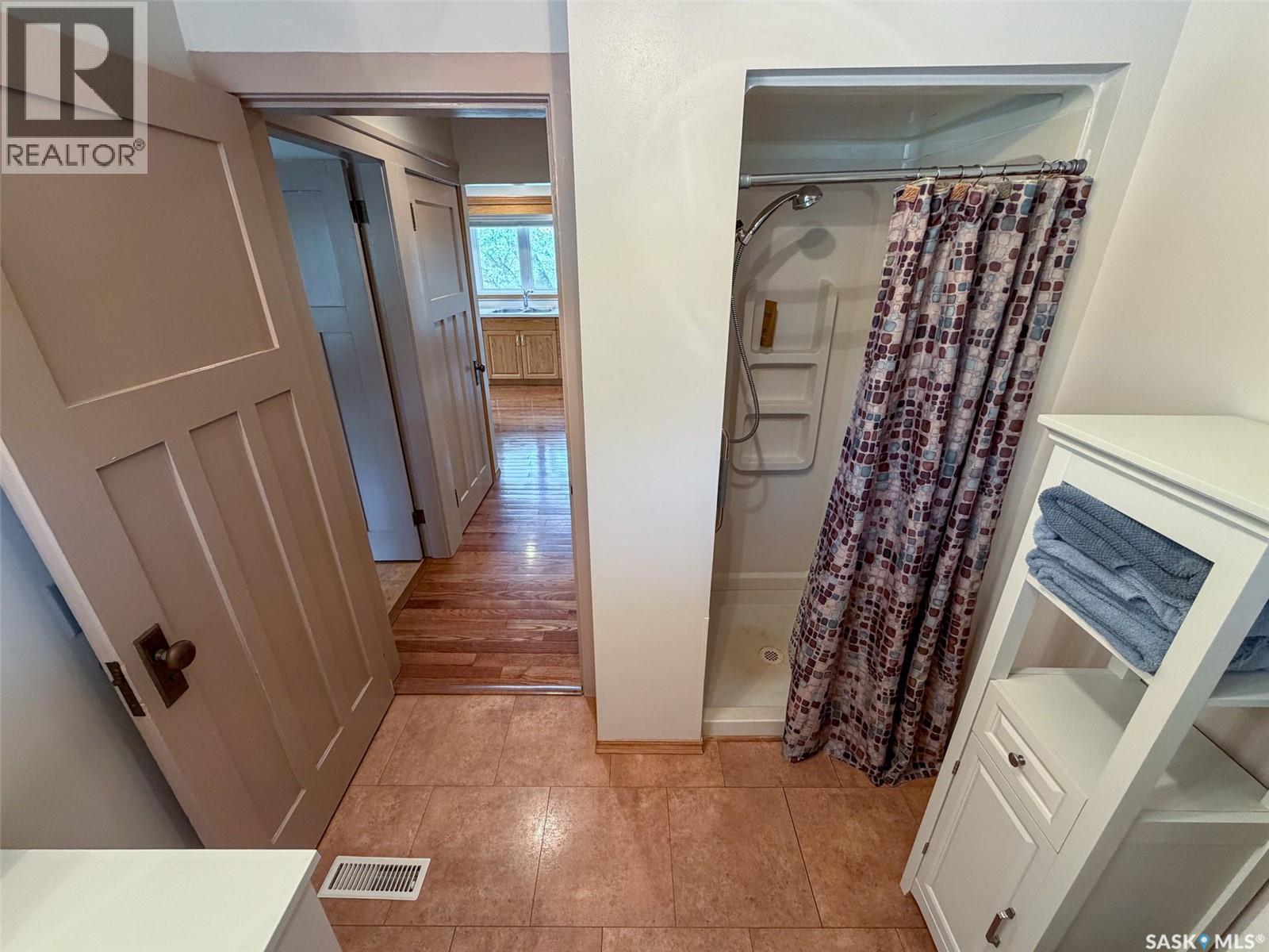 692 2Nd Street E, Shaunavon, SK