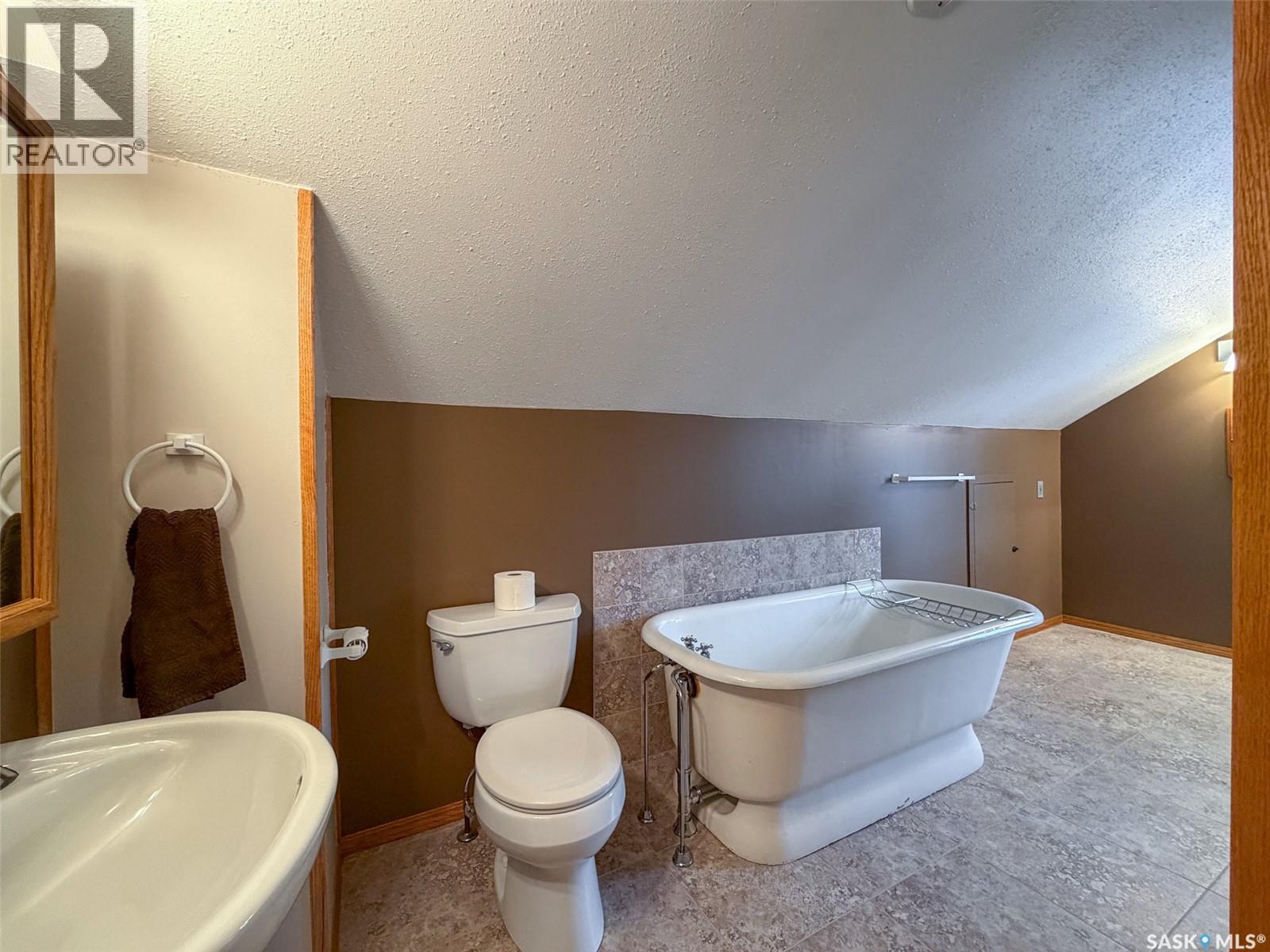 692 2Nd Street E, Shaunavon, SK