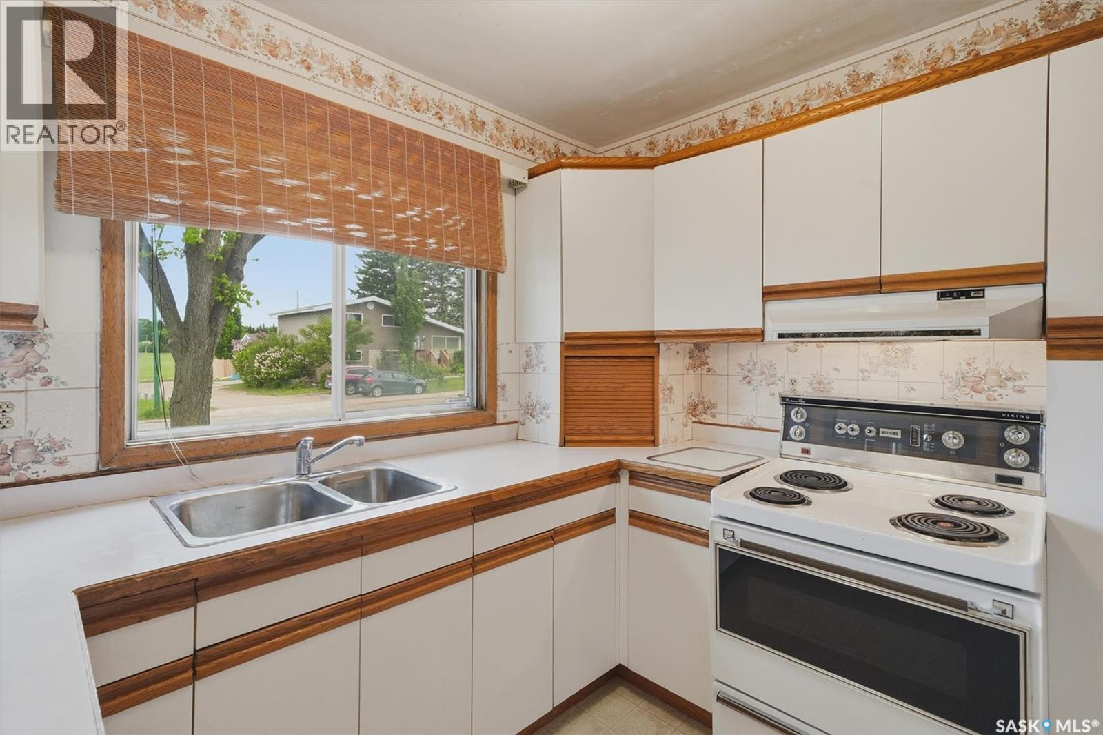 99 Howell Avenue, Saskatoon, SK