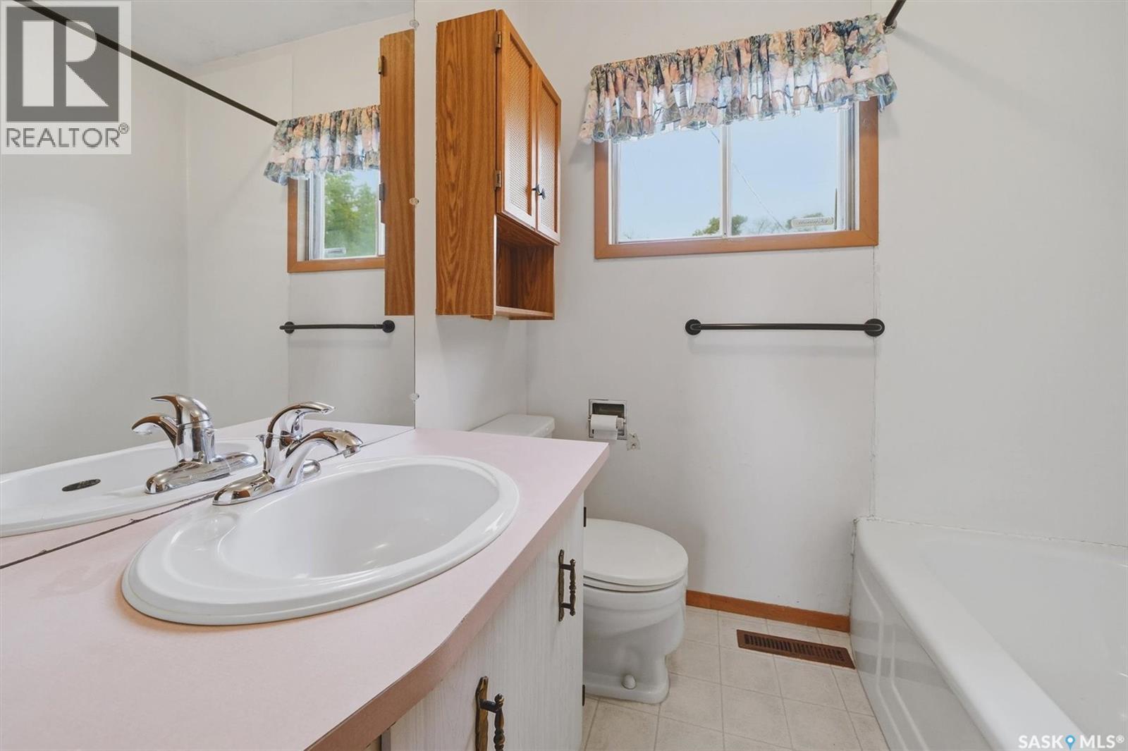 99 Howell Avenue, Saskatoon, SK