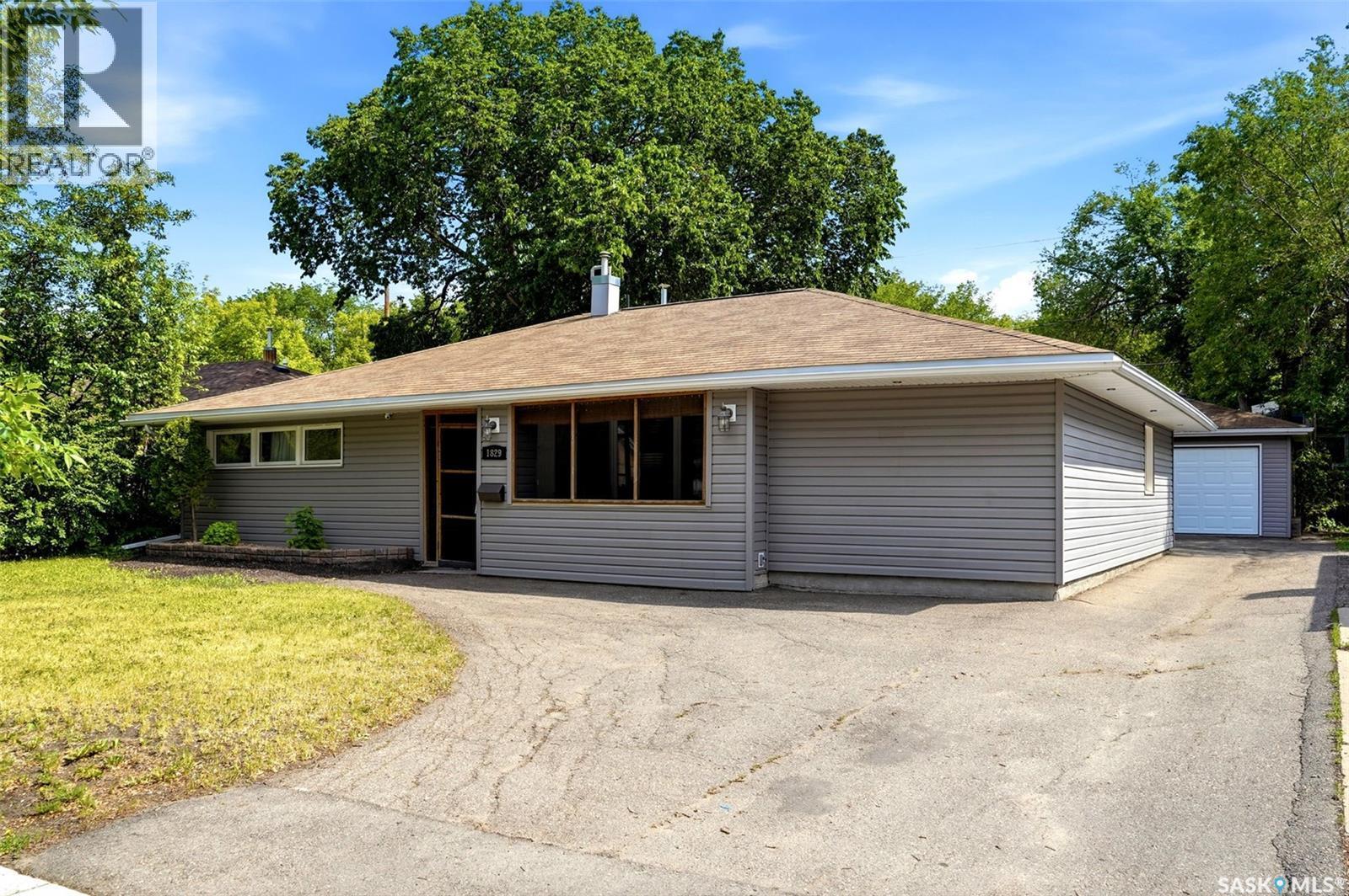 1829 Grant Drive, Regina, SK