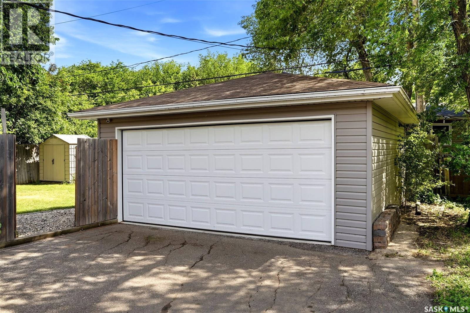1829 Grant Drive, Regina, SK