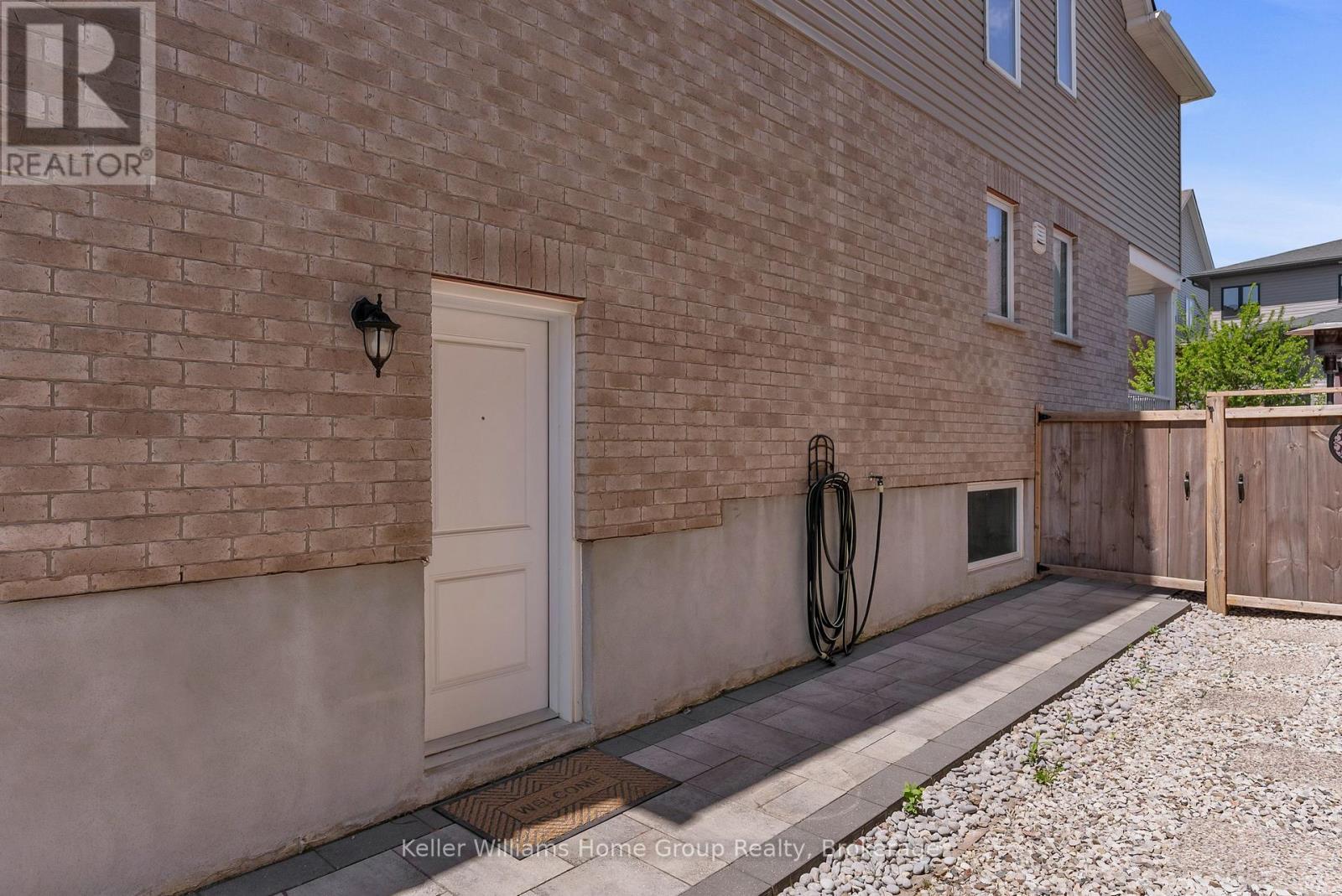 121 Lovett Lane, Guelph (Kortright West), ON